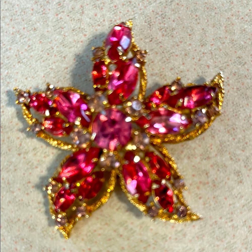 Vintage Weiss Elegant Gold tone and Pink Floral rhinestone Brooch (774)